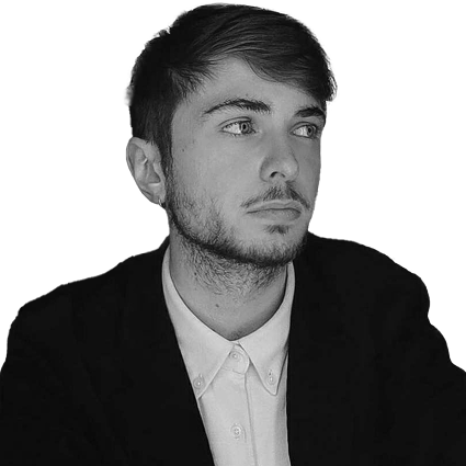 Portrait de Enzo Julien en noir et blanc